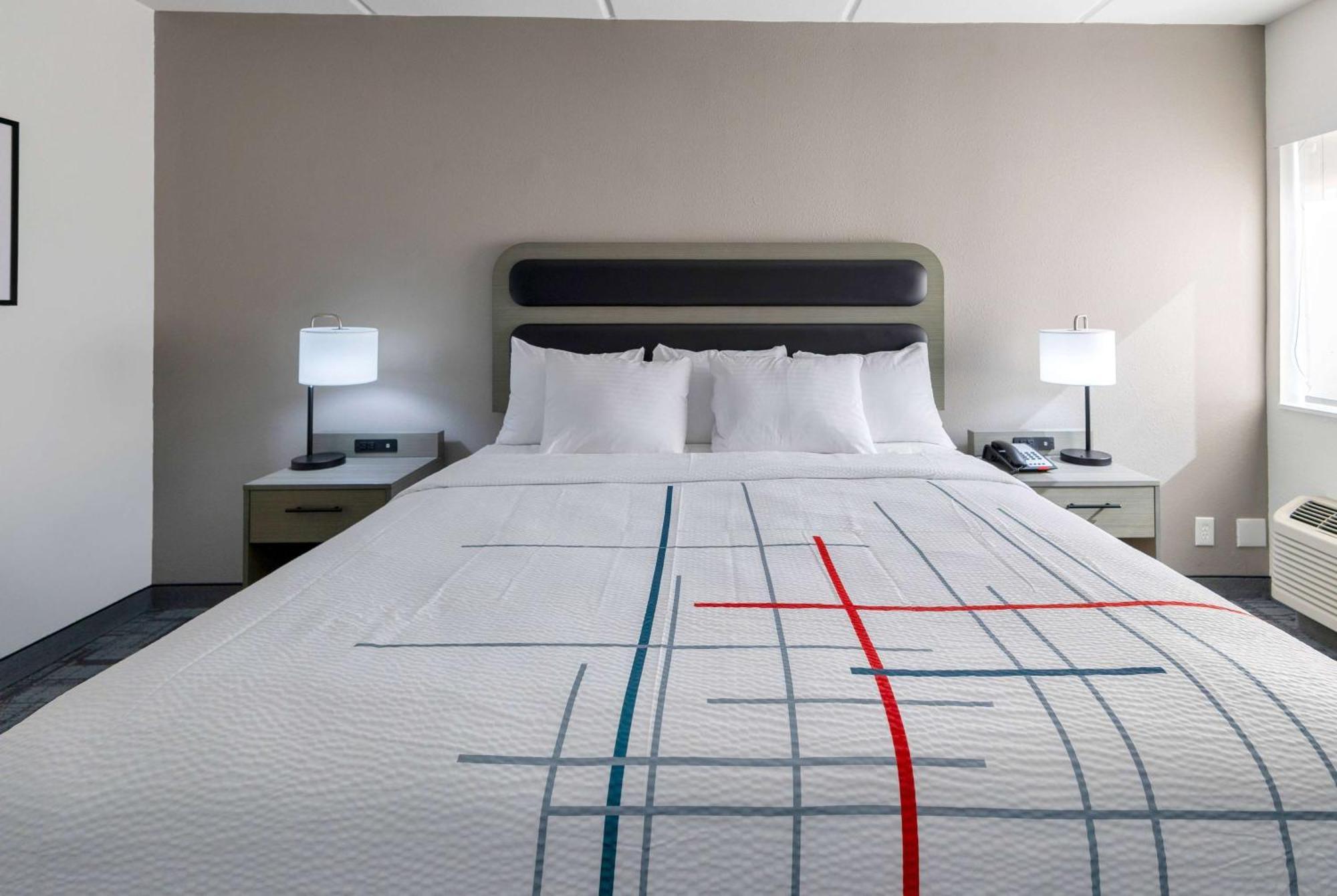 Hotel La Quinta & By Wyndham Mandarin 3*